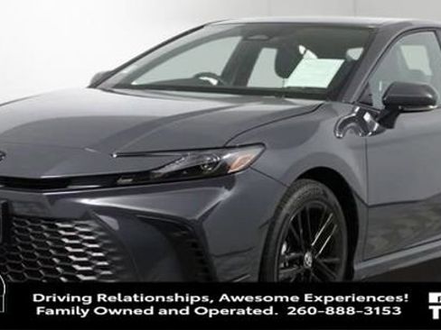 Used 2025 Toyota Camry SE image 5