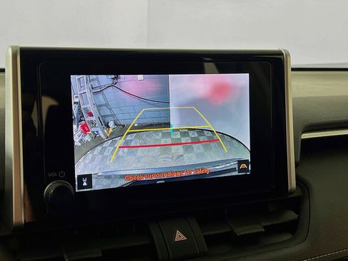 Used 2025 Toyota RAV4 XLE w/ Convenience Package AWD/4WD image 28