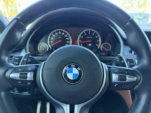 Used 2018 BMW X5 M image 28