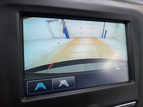 Used 2018 Chevrolet Equinox LT FWD image 17