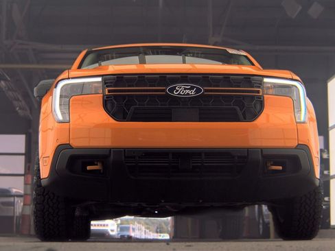 Used 2026 Ford Maverick Tremor AWD/4WD image 2