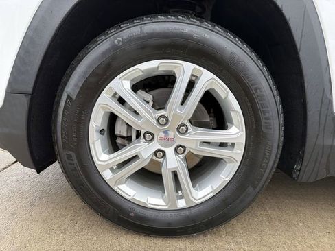 Certified 2022 GMC Terrain SLE w/ Driver Convenience Package image 12