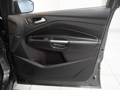 Used 2018 Ford Escape Titanium w/ Ford Safe & Smart Package AWD/4WD image 32