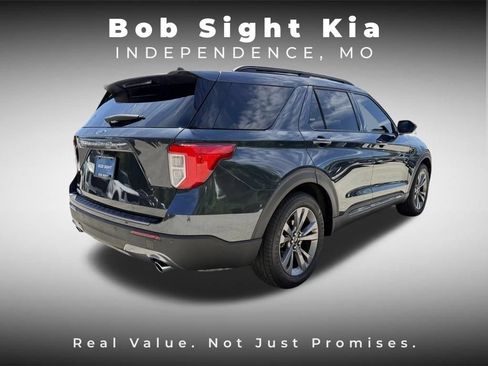 Used 2022 Ford Explorer XLT w/ Equipment Group 202A RWD image 18
