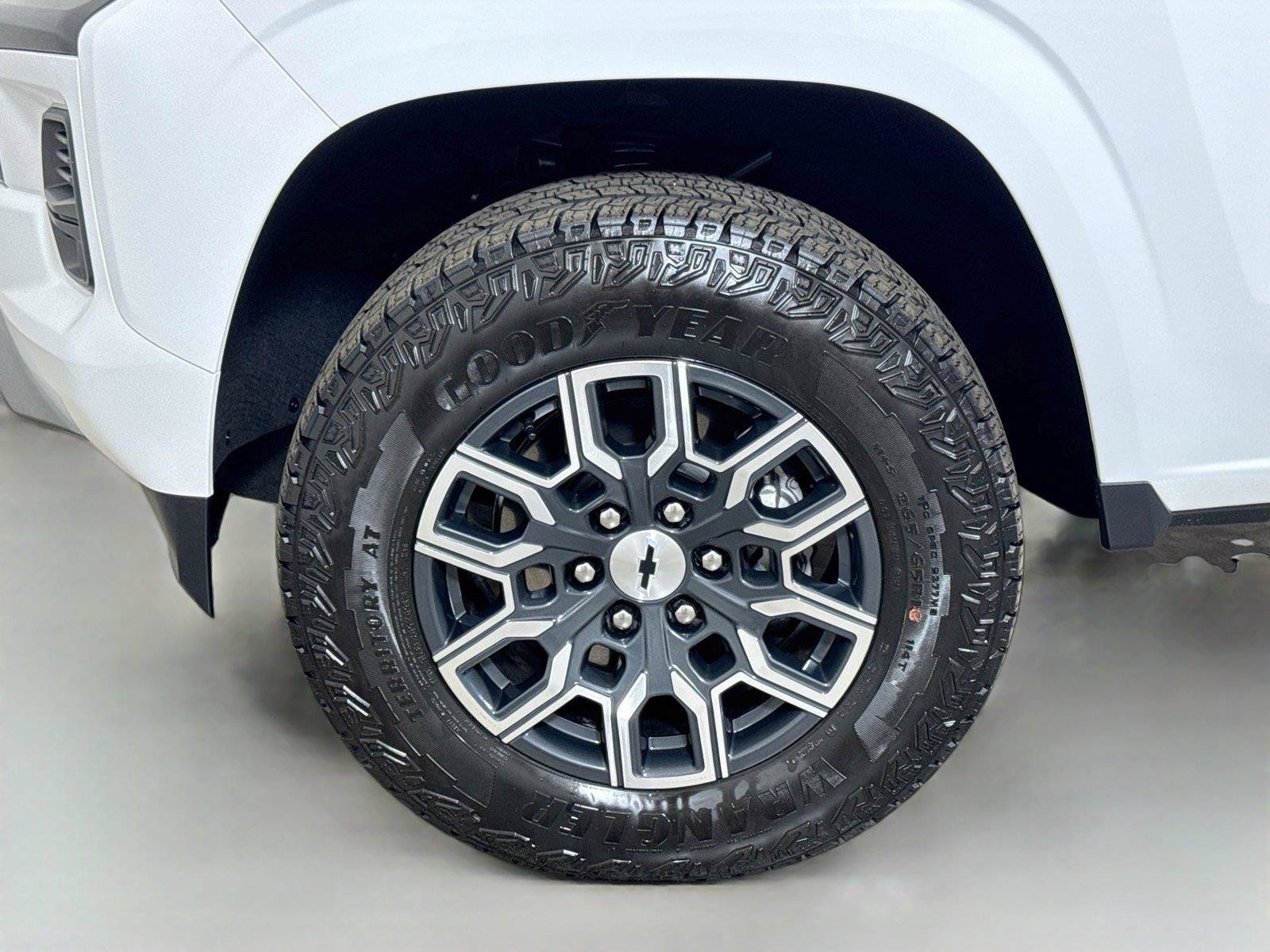 Certified 2026 Chevrolet Colorado Z71 w/ Technology Package AWD/4WD image 29