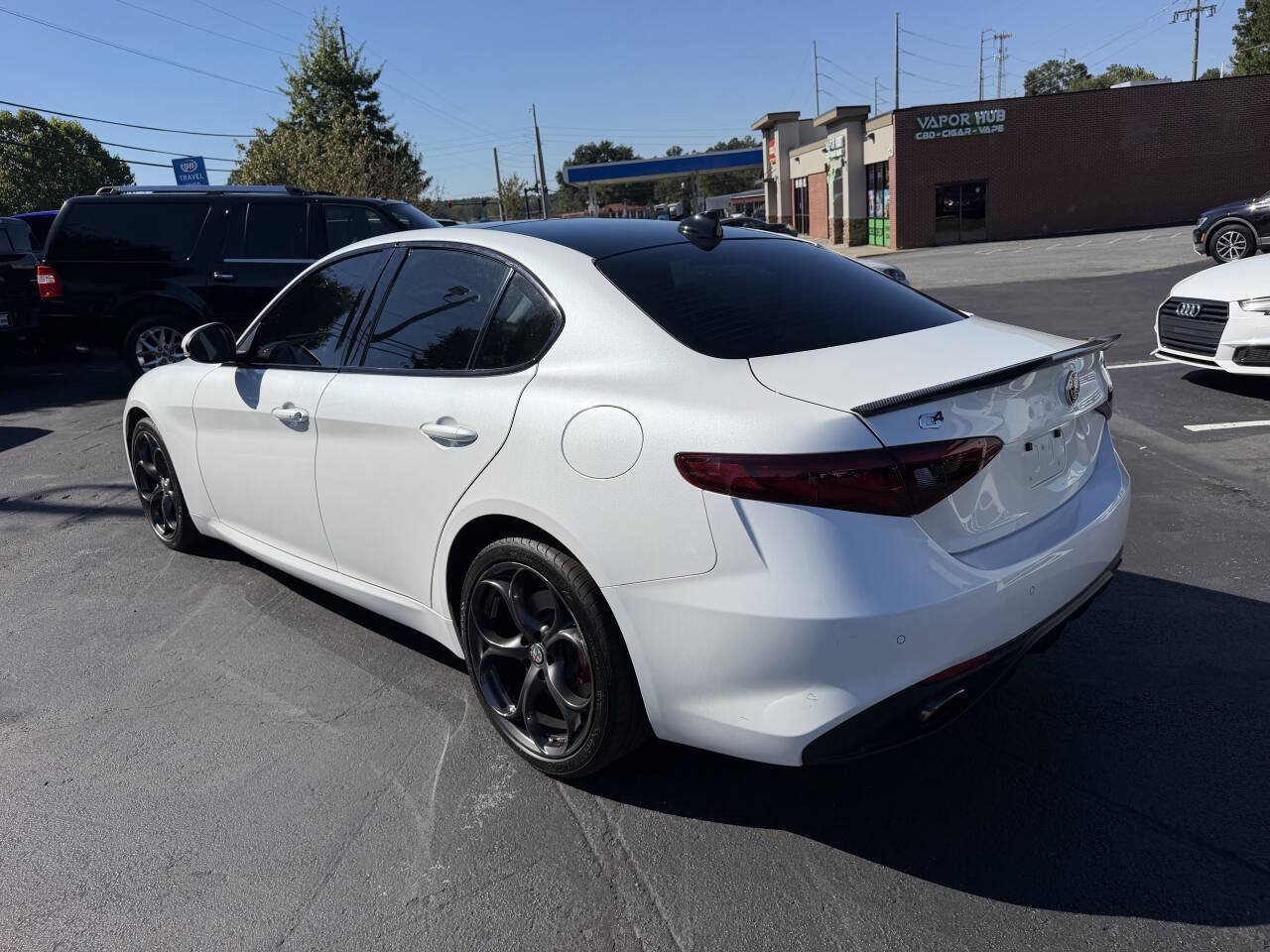 Used 2017 Alfa Romeo Giulia Ti w/ TI 19" Sport Package AWD/4WD image 6