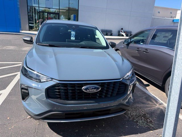 Used 2024 Ford Escape Active w/ Tech Pack #1 FWD image 2