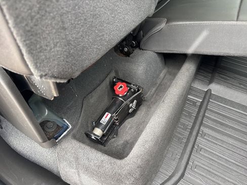 Certified 2020 GMC Sierra 1500 AT4 w/ Technology Package image 47