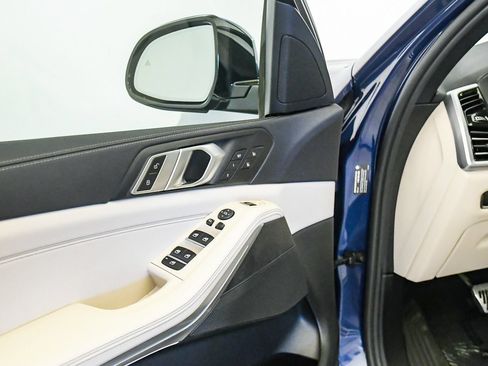 Certified 2022 BMW X5 sDrive40i w/ Luxury Seating Package RWD image 24