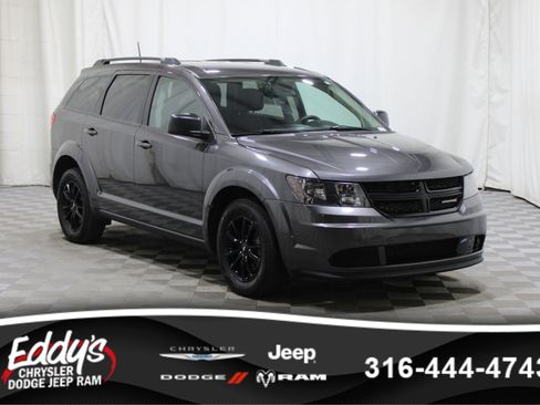 Used 2020 Dodge Journey SE w/ Blacktop Package image 1