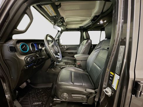 Used 2023 Jeep Wrangler Sahara w/ Cold Weather Group image 13