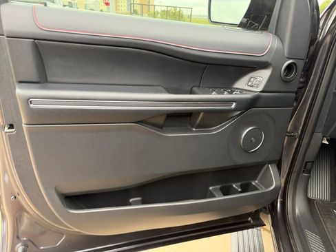 Used 2024 Ford Expedition Max Limited RWD image 13