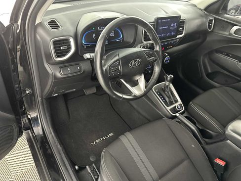 Certified 2024 Hyundai Venue SEL FWD image 10