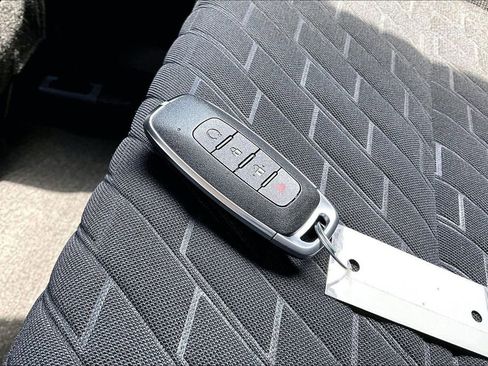 Used 2023 Nissan Kicks SV FWD image 12