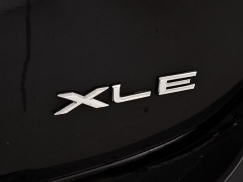 Used 2016 Toyota Avalon XLE FWD image 22