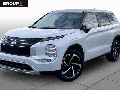 Used 2024 Mitsubishi Outlander SE FWD image 1