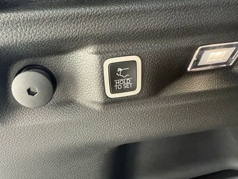 New 2025 Jeep Grand Cherokee L Limited w/ Luxury Tech Group II image 10