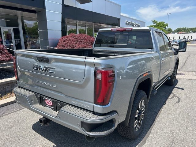 New 2026 GMC Sierra 3500 Denali Ultimate w/ LPO, Black Badging Package AWD/4WD image 3