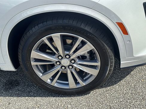 Used 2025 Cadillac XT6 Premium Luxury w/ Technology Package image 12