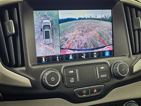 Used 2023 GMC Terrain SLT w/ Infotainment Package II AWD/4WD image 30