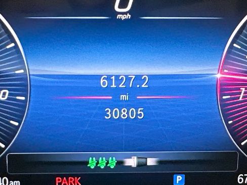 Used 2024 Mercedes-Benz GLE 350 4MATIC image 4