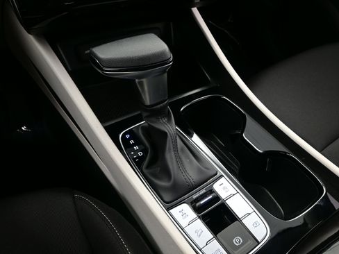 Used 2024 Hyundai Tucson SE image 19