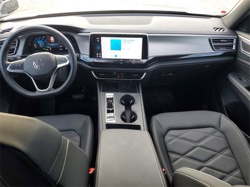 Certified 2025 Volkswagen Atlas Cross Sport SE image 15