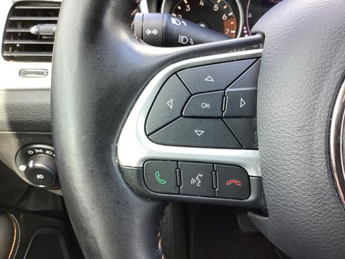 Used 2020 Jeep Compass Latitude FWD image 26