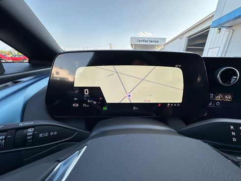 New 2025 Chevrolet Equinox EV LT image 18