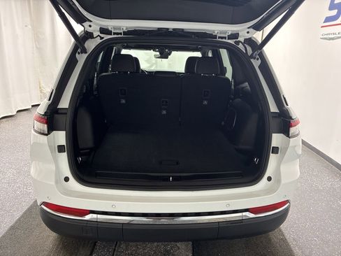 Used 2025 Jeep Grand Cherokee Limited image 6