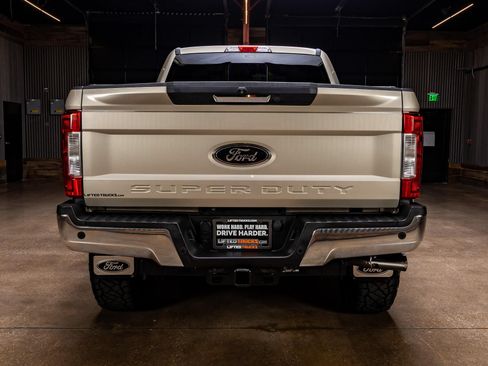 Used 2017 Ford F250 Lariat w/ Chrome Package AWD/4WD image 6