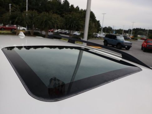 Used 2020 Subaru Forester Limited image 9