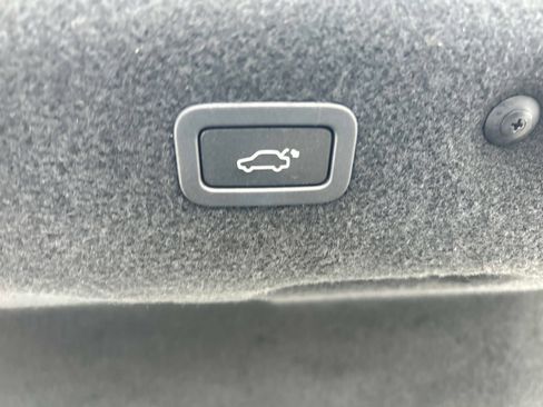 Used 2016 Jaguar XF Prestige image 14