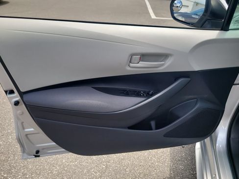 Used 2025 Toyota Corolla LE FWD image 15