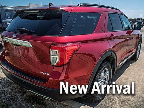 Used 2021 Ford Explorer XLT w/ Equipment Group 202A AWD/4WD image 3