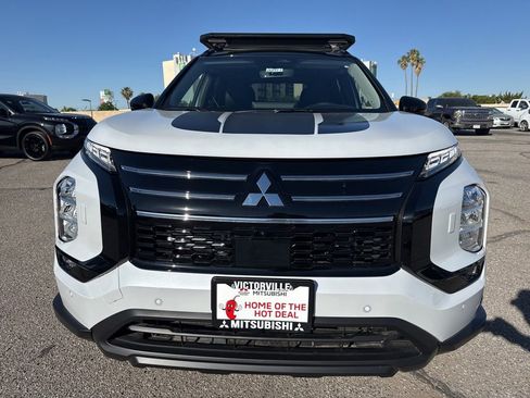 New 2026 Mitsubishi Outlander AWD image 2