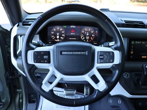 Used 2020 Land Rover Defender 110 HSE image 26