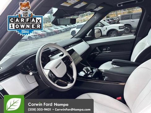 Used 2025 Land Rover Range Rover Sport Dynamic SE AWD/4WD image 9
