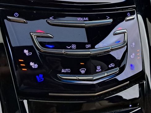 Used 2020 Cadillac Escalade ESV Platinum image 38