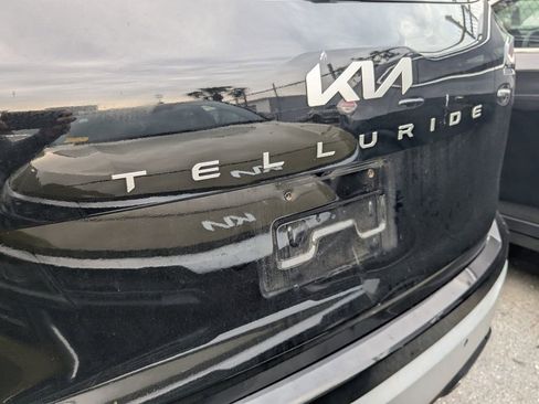 Used 2023 Kia Telluride EX w/ EX Captain's Chair Package FWD image 11