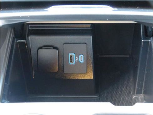 Used 2020 Ford Explorer Platinum w/ Premium Technology Package AWD/4WD image 10