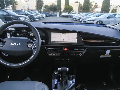 New 2026 Kia Niro EX image 5