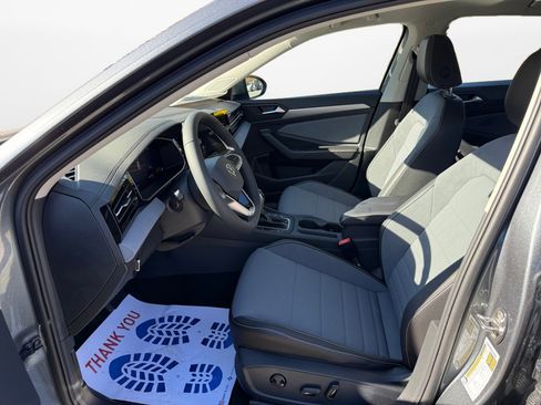 New 2026 Volkswagen Jetta SE image 9