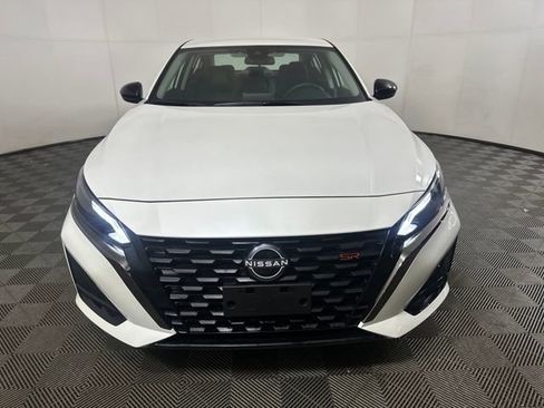 Certified 2025 Nissan Altima 2.5 SR image 8