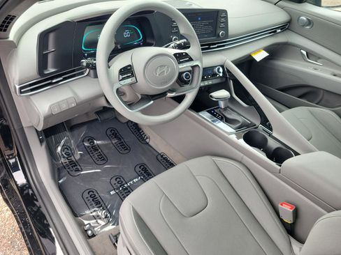 New 2025 Hyundai Elantra Blue image 14