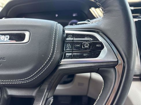 Used 2022 Jeep Grand Cherokee Overland w/ Adv Protech Group III image 20