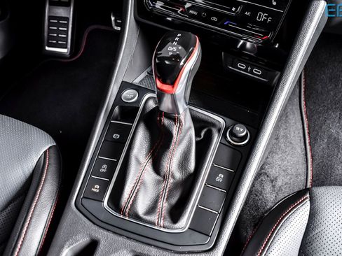 Used 2025 Volkswagen Jetta GLI Autobahn image 28