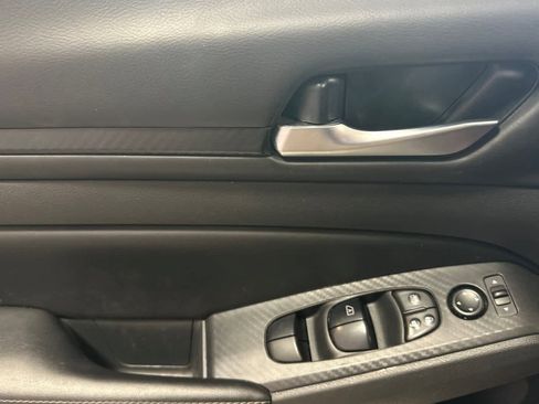 Used 2024 Nissan Altima 2.5 SV image 13