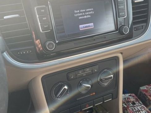 Used 2015 Volkswagen Beetle 1.8T image 5