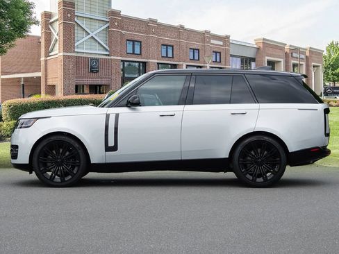 Used 2026 Land Rover Range Rover SE AWD/4WD image 8
